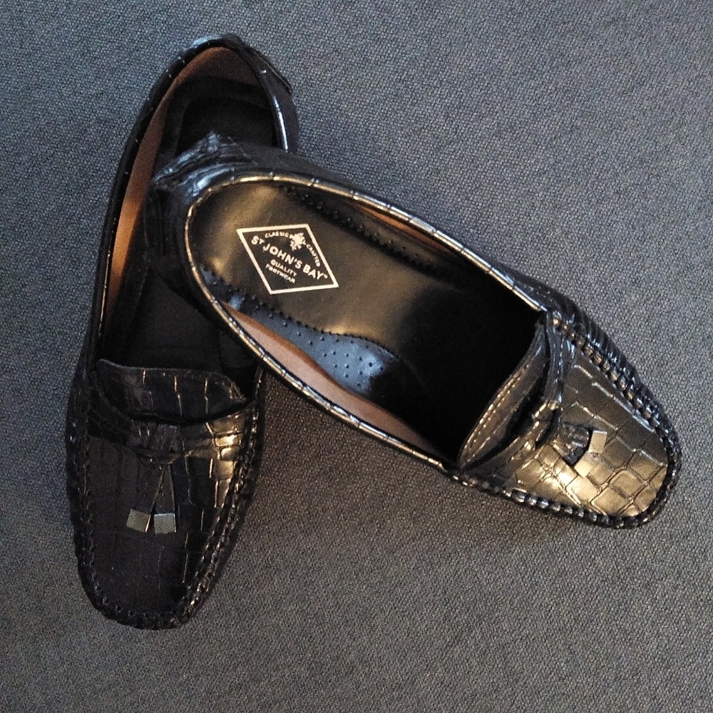 Say John's Bay women's loafers size 8M
